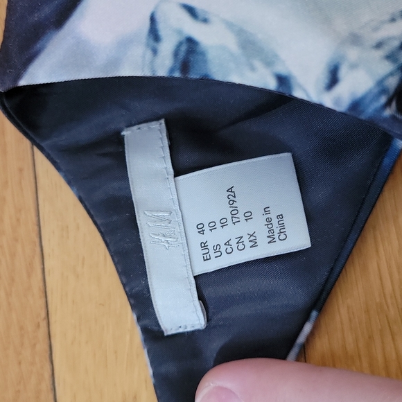 Dress - Picture 3 of 4